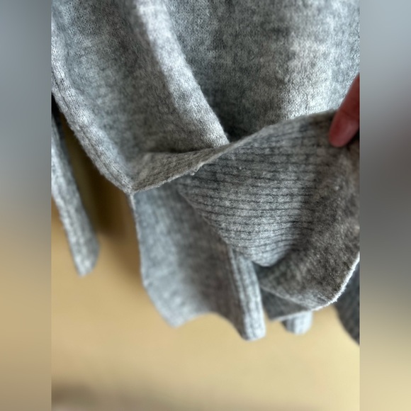 ✌️4 for $20✌️ Ichi oversized drapey sweater - Picture 2 of 9